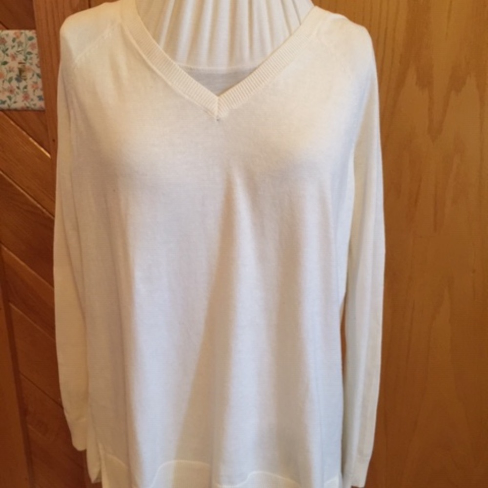 LOFT Cream V-Neck Women's Sweater
